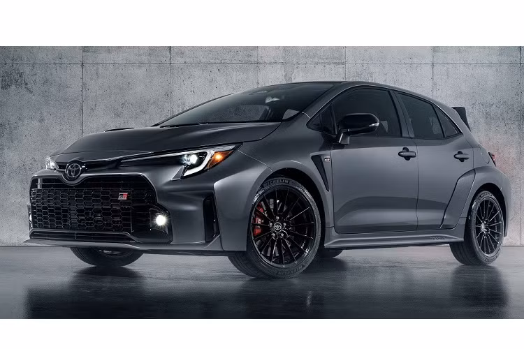 Nếu như Honda Civic Type R 2023 chọn Việt Nam là thị trường Đông Nam Á đầu tiên thì Toyota GR Corolla 2023 thể thao lại ra mắt ở Thái Lan. Theo tin đồn, mẫu xe này sẽ chính thức trình làng ở thị trường Thái Lan vào tháng 12 năm nay, cụ thể là trong triển lãm Thailand International Motor Expo 2022.