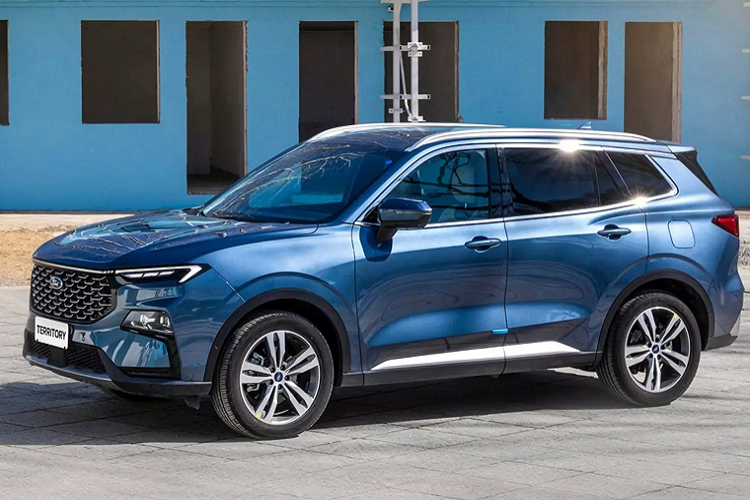 Ford Territory 2023 tại Campuchia sẽ thay thế cho Ford Territory thế hệ cũ. Tương tự Territory thế hệ cũ, Territory 2023 hoàn toàn mới cũng là mẫu xe hợp tác giữa hãng xe Mỹ và Jiangling Motors.
