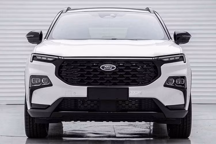  Ford Equator Sport 2022 mới là một chiếc SUV nhỏ gọn, được định vị hướng đến các khách hàng trẻ tuổi và sẽ chỉ bán ở Trung Quốc, không có kế hoạch xuất khẩu sang các nước khác. Mặc dù đã được giới thiệu vào hồi tháng 11/2021, Ford Equator Sport đến nay vẫn chưa được bày bán trên thị trường. Thế nhưng, nhà sản xuất ôtô Mỹ đã rục rịch bổ sung thêm một phiên bản đặc biệt mới cho mẫu SUV này.