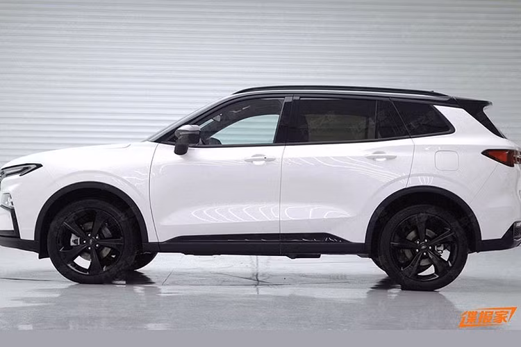 Hình ảnh cùng thông tin chi tiết của Ford Equator Sport bản đặc biệt đã được đăng lên trang web của Bộ Công nghiệp và Công nghệ Thông tin Trung Quốc. Có thể thấy, thiết kế của Ford Equator Sport 2022 phiên bản đặc biệt đã có sự thay đổi.