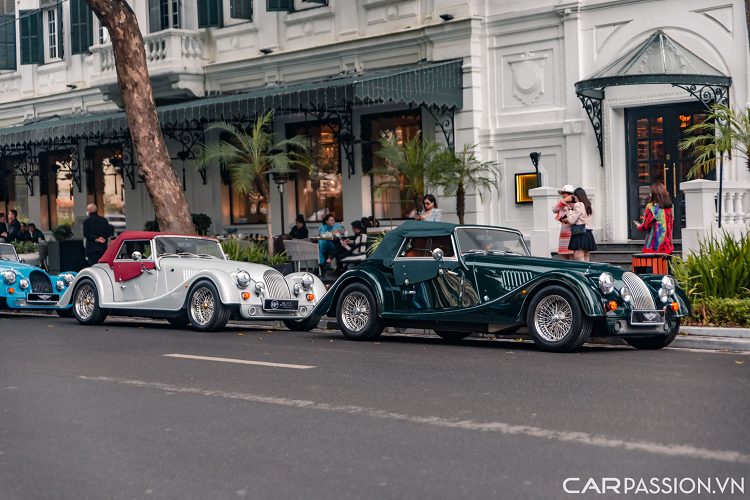 Trong đó có 3 chiếc thuộc phiên bản Plus Four và hai chiếc còn lại thuộc phiên bản cao cấp hơn có tên Plus Six. Morgan là thương hiệu xe hơi lâu đời với phương hướng phát triển độc đáo khi đem những kiểu dáng cổ điển vào thế kỷ 21, từ đây tạo thành một bản sắc riêng của chính thương hiệu này.