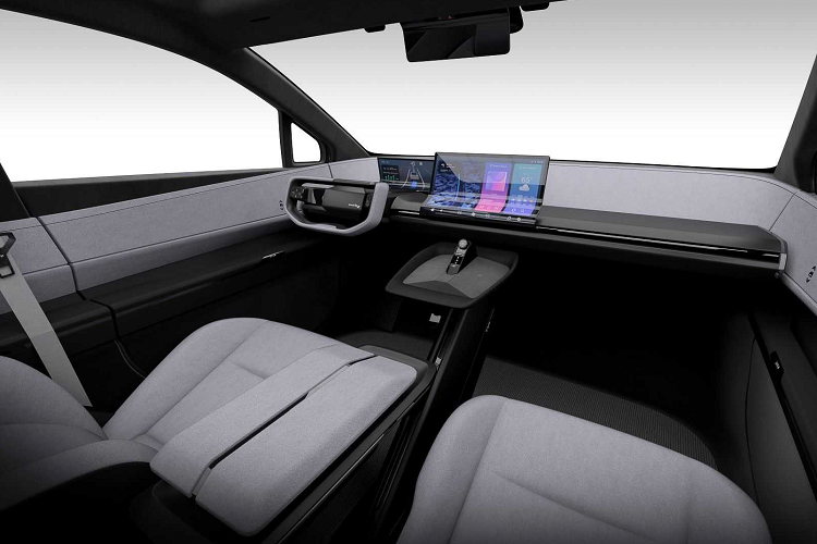 bZ Compact SUV Concept hoàn toàn là một mẫu trưng bày có thiết kế ấn tượng. Toyota không đề cập đến hệ thống truyền động mà hãng sẽ sử dụng cho mẫu xe này.