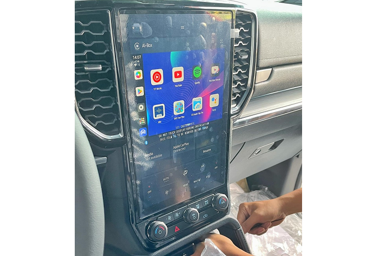 Năm 2012, Huy Khánh thử sức trong vai trò mới là người dẫn chương trình cho mùa thứ tư của cuộc thi âm nhạc Vietnam Idol. Năm 2018, Huy Khánh tham gia phim truyền hình Nhà ông Hoàng có ma, vai diễn Bùi Hoàng trong phim đã mang về cho anh một giải Ngôi Sao Xanh ở hạng mục Nam diễn viên xuất sắc nhất.