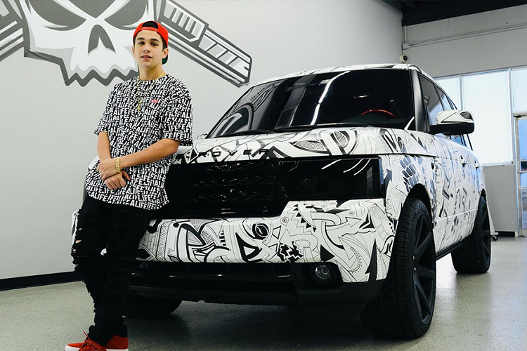 Kể từ đó cho tới nay, đã có không dưới 4 lần chiếc Land Rover Range Rover và 5 lần chiếc BMW i8 của Austin Mahone trở thành những tác phẩm sáng tạo độc đáo mang dấu ấn vô cùng đậm nét từ MetroWrapz.