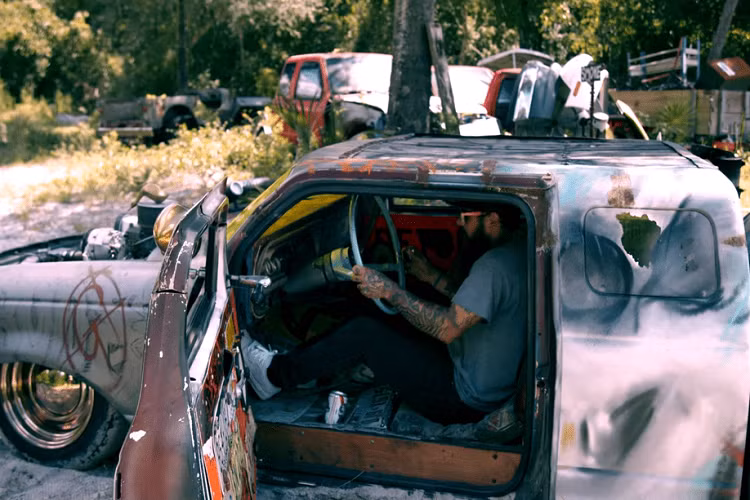 Chiếc Ford Ranger đời 1997 này có khởi điểm là một chiếc xe tiêu chuẩn chính hãng trước khi Brandon và những người bạn của anh ta bắt đầu biến đổi nó vào năm 2011.