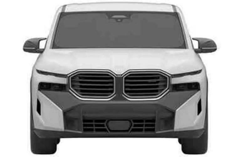 Cụ thể, mẫu SUV hạng sang BMW XM được trang bị lưới tản nhiệt hình quả thận đôi cỡ nhỏ hơn so với phiên bản concept. Tương tự BMW 7-Series và i7 thế hệ mới, mẫu SUV này cũng được trang bị hệ thống đèn 2 tầng trên đầu xe. Nằm ở phía trên là dải đèn LED định vị ban ngày có thiết kế cực mỏng trong khi đèn pha chính được đặt ở bên dưới.