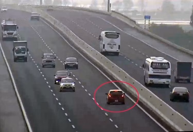 Muc xu phat vi pham giao thong tren duong cao toc toi 18 trieu