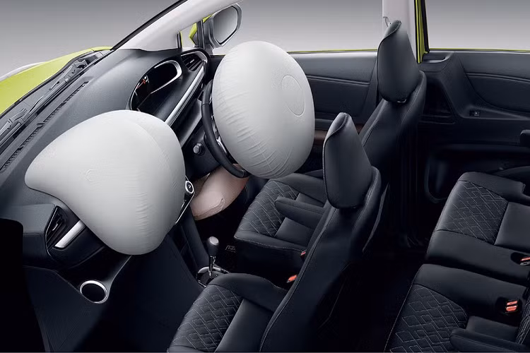 Giá Toyota Veloz 2022 tại Thái Lan là từ 795.000 - 875.000 Baht (545 - 602 triệu đồng).