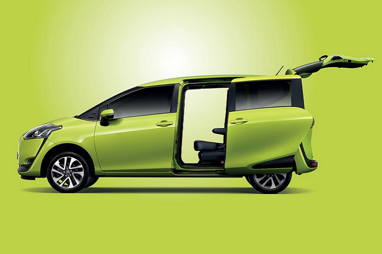 Khi mua Toyota Sienta 2022, khách hàng Thái Lan có thể chọn 1 trong 4 màu sơn ngoại thất là xanh lá, bạc, trắng và đen.