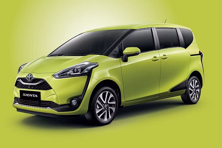 Vào năm 2019, Toyota Sienta đã được bổ sung phiên bản nâng cấp ở thị trường Thái Lan. Sau gần 3 năm, hãng Toyota tiếp tục cải tiến mẫu MPV này ở Thái Lan để duy trì khả năng cạnh tranh cho Sienta. Ở phiên bản mới, Toyota Sienta 2022 nâng cấp không thay đổi về thiết kế ngoại thất.