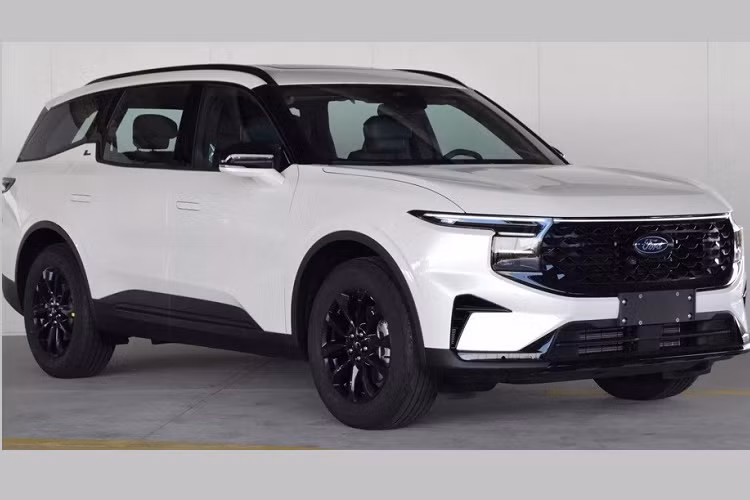 Vào hồi tháng 8 năm nay, những hình ảnh đầu tiên của Ford Edge 2023 mới đã được đăng tải trên trang web của Bộ Công nghiệp và Công nghệ Thông tin Trung Quốc. Đến nay, trang web này lại tiếp tục hé lộ thiết kế của Ford Edge 2023 phiên bản hybrid.