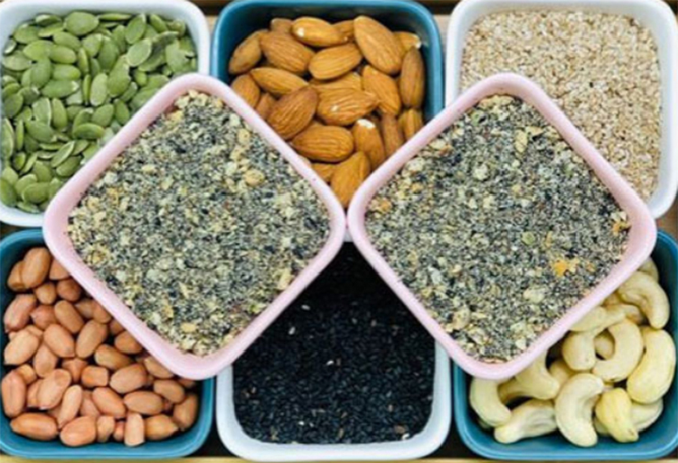 Không chỉ dùng 3 thành phần muối, vừng, lạc như trước đây, hiện nay muối vừng được mix với nhiều loại vị khác nhau như: muối vừng mè đen, muối vừng rong biển,...