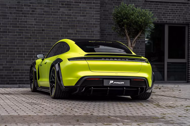 Toàn bộ bộ 10 món của gói độ được bán với giá 8.950 Euro hoặc khách hàng có thể đặt hàng một số bộ phận riêng lẻ tùy theo nhu cầu của chính mình.