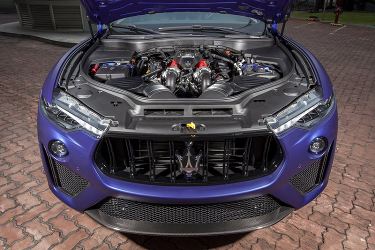 Động cơ V8 hung hãn của dòng xe Maserati Levante Trofeo Launch sản sinh công suất lên đến 590Hp với mô-men xoắn cực đại 730Nm.