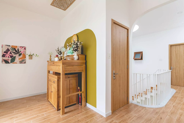 Phòng thờ thiết kế mở, nằm trên tầng 2.