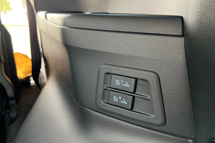 Điểm nổi bật ở Land Cruiser 2022 chính là ngoại thất xe mang những đường nét khác biệt. Mẫu xe này vẫn mang kiểu dáng hình hộp nhưng gọn gàng hơn bản cũ.