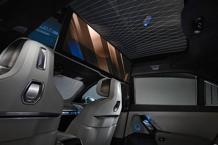 Ly do tai xe BMW 7-Series 2023 kho nhin guong chieu hau?-Hinh-3