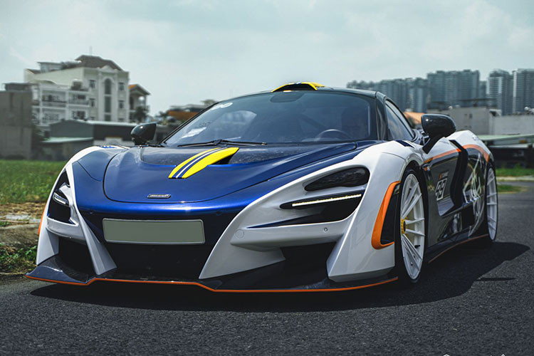 Nguyên bản, xe sở hữu màu sơn tím Lantana Purple do bộ phận cá nhân hóa MSO (McLaren Special Operation) thực hiện và có giá lên đến 9.400 USD (tương đương hơn 210 triệu đồng) trong tổng chi phí mua xe.