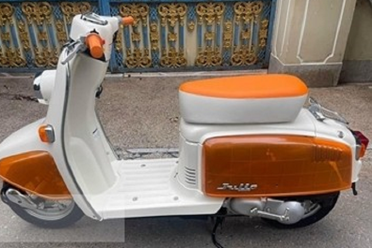 Lướt nhanh qua các trang mua bán Honda Julio 50cc, mẫu xe tay ga nhập khẩu từ Nhật Bản đang được giao dịch từ 22 triệu đồng đến 38 triệu đồng, tùy theo độ mới của xe. Nhưng để thấy tin tức nào rao bán về xe tay ga Honda Julio 50cc chưa từng 1 lần đổ xăng thì không phải là điều dễ.