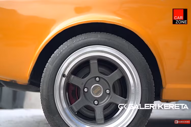 Sau khi hoàn thiện, bản độ Toyota Celica trông hầm hố và có phần hơi quá đà, cho dù một số chi tiết phải công nhận là rất đẹp. Ví dụ như cánh gió sau phong cách, vòm bánh xe mở rộng, bộ la-zăng mới, và nắp capô làm riêng. Trái lại, lưới tản nhiệt phát sáng có lẽ chi tiết hơi cầu kỳ quá mức.