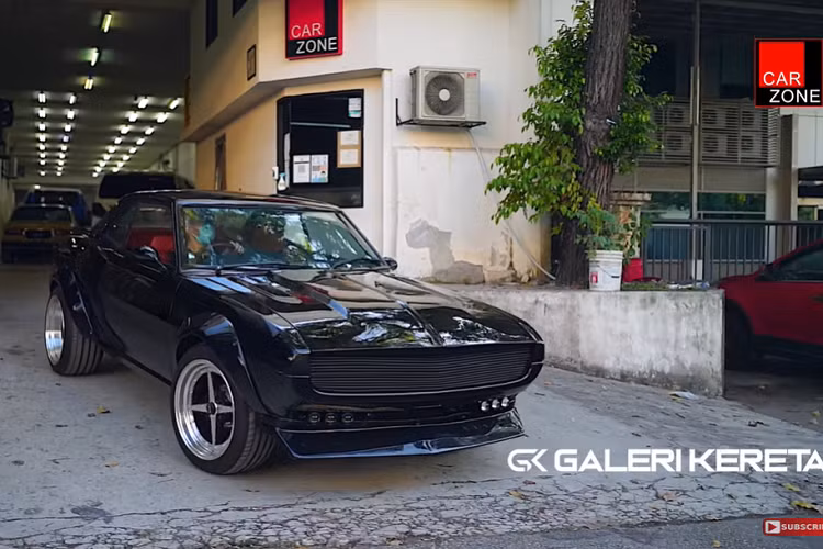 Năm 1975, động cơ dung tích 2.2 lít mới và mạnh mẽ hơn đã được giới thiệu với hộp số sàn 5 cấp có sẵn. Bắt đầu từ năm 1973, hộp số tự động 4 cấp cũng được tung ra tại thị trường này.