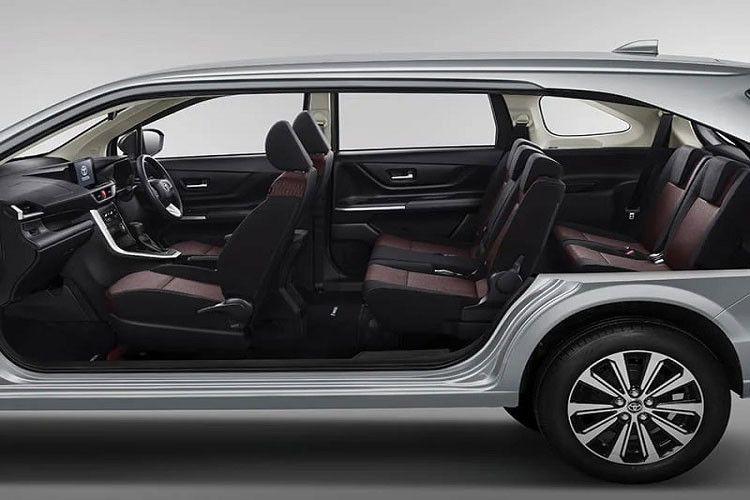 Thứ hai là động cơ xăng 4 xi-lanh, dung tích 1.5L với công suất tối đa 106 mã lực tại tua máy 6.000 vòng/phút và mô-men xoắn cực đại 137 Nm tại tua máy 4.200 vòng/phút. Động cơ này có thể đi với hộp số sàn 5 cấp hoặc hộp số biến thiên vô cấp CVT mới, thay cho loại tự động 4 cấp cũ