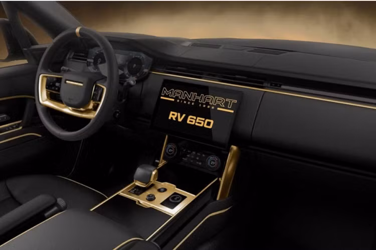 Di chuyển vào bên trong, nội thất xe được bọc da đen kết hợp các điểm nhấn màu vàng Gold tương tự bên ngoài, cách phối màu này giúp tăng thêm vẻ xa hoa cho chiếc SUV.