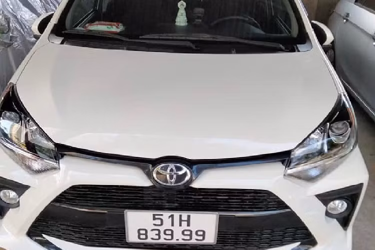 Điều khiến chiếc Toyota Wigo bán giá trên trời là do xe sở hữu biển số “51H-839.99”. Theo giới luận biển, con số 83 mang ý nghĩa là phát tài, mang đến may mắn, tài lộc cho chủ sở hữu. Còn 999 được gọi là “tam hoa”, mang ý nghĩa của sự trường tồn, vĩnh cửu của tiền tài, danh vọng, đây cũng là bộ số được giới chơi biển số săn đón.