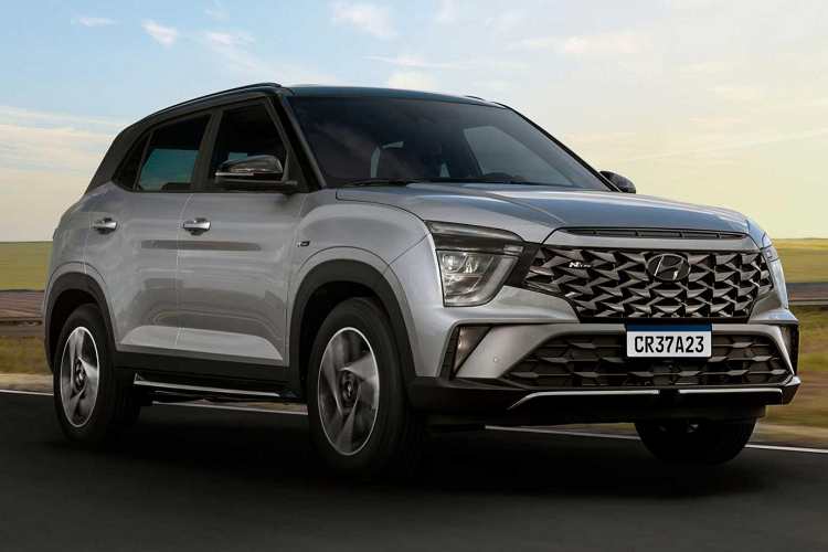 Sau khi chạy thử vào hồi cuối tháng 5 vừa qua, mẫu SUV đô thị Hyundai Creta N Line 2022 mới đã trình làng tại thị trường Brazil. Ở thị trường Nam Mỹ này, Hyundai vẫn đang bán Creta phiên bản cũ chứ không phải phiên bản mới như xe ở Việt Nam. Do đó, Hyundai Creta N Line 2022 cũng được phát triển dựa trên phiên bản cũ của mẫu SUV hạng B này.