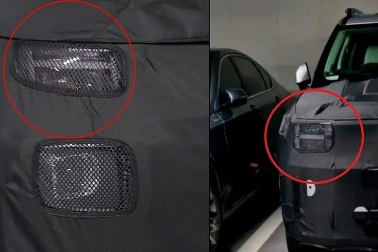 Qua những hình ảnh chụp trong hầm để xe, có thể thấy mẫu SUV hạng A giá rẻ của Hyundai được ngụy trang kín mít. Tuy nhiên, chúng ta vẫn có thể nhận ra một số trang bị trên mẫu xe này. Trong đó, đáng chú ý nhất là hệ thống đèn 2 tầng trên đầu xe.