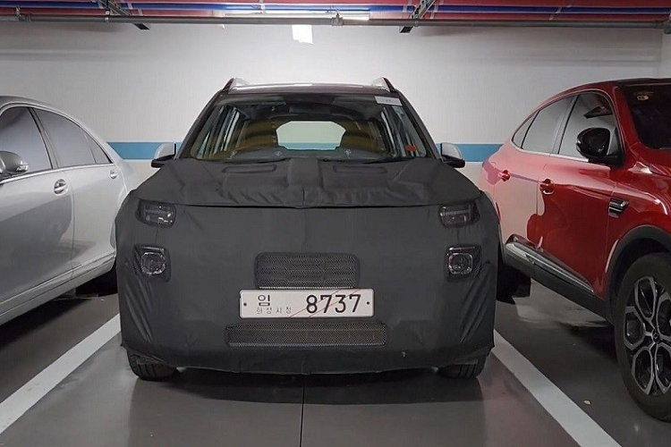 Dự kiến, mẫu SUV hạng A Hyundai 2024 sẽ chính thức ra mắt thị trường Ấn Độ vào năm sau để có thể nhanh chóng giành khách của đối thủ nội địa Tata Punch. Gần như không có đối thủ trực tiếp, Tata Punch hiện thu về doanh số trung bình khoảng 12.000 xe/tháng tại thị trường Ấn Độ.