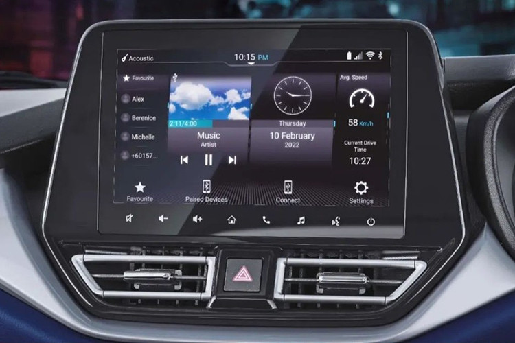 Trong khi đó, những trang bị an toàn của xe gồm có 6 túi khí, camera 360 độ, hệ thống cân bằng điện tử, hỗ trợ khởi hành ngang dốc, hệ thống cảnh báo tốc độ, hệ thống chống bó cứng phanh ABS và phân bổ lực phanh điện tử.