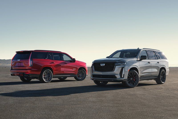 Ngoài ra, một nhà hảo tâm đã quyên góp thêm 25.000 USD, nâng tổng số tiền ủng hộ là 525.000 USD (khoảng 12 tỷ đồng).