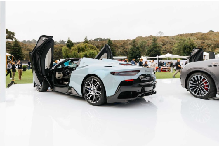 Là phiên bản mui trần của MC20 Coupe nên siêu xe Maserati MC20 Cielo 2023 cũng được trang bị động cơ Nettuno V6 3.0L sản sinh công suất 621 mã lực và mô-men xoắn cực đại 730 Nm, kết hợp hộp số ly hợp kép 8 cấp và tốc độ tối đa hơn 320 km/h.