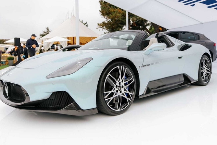 Trong khi Maserati thiết kế khung liền khối của chiếc coupe để giảm trọng lượng và tăng hiệu suất của xe thì kiểu dáng liền khối của Cielo lại tập trung vào việc tăng độ cứng. MC20 Cielo chỉ nặng hơn 65 kg so với MC20 coupe.