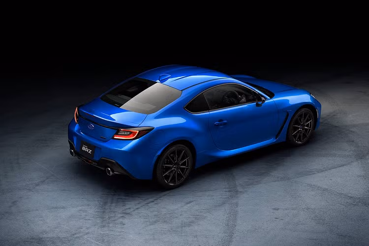 Tại Việt Nam, Subaru BRZ được ra mắt vào tháng 4 vừa qua với giá bán 1,899 tỷ đồng, mẫu xe này cạnh tranh với các đối thủ như Porsche 718 Boxster (từ 3,72 tỷ đồng) hay BMW Z4 (3,329 tỷ đồng).