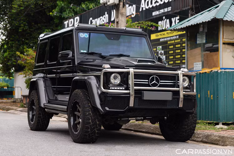 Để biến mẫu SUV Mercedes-AMG G63 hạng sang địa hình này trở nên độc đáo, nhiều chủ xe tìm đến những món đồ độ lạ lẫm tạo dấu ấn riêng cho mình. Chiếc G63 trong bài viết này là một ví dụ điển hình.