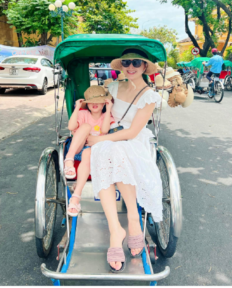 3 chi em cua “Thuong Ngay Nang Ve” da dang hoa phong cach-Hinh-4