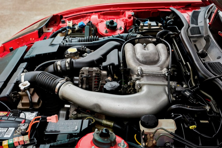 Ngoại thất của chiếc RX-7 này cũng có một số điểm thay đổi so với nguyên bản trong phim, bao gồm bộ la-zăng mạ crôm sáng bóng từ Alt Wheels, và hệ thống oxit nitơ thì được chuyển về băng ghế sau thay vì dưới ghế lái phụ phía trước. Nó cũng có thêm các nhãn dán với tên của Vin Diesel và của đạo diễn Rob Cohen.