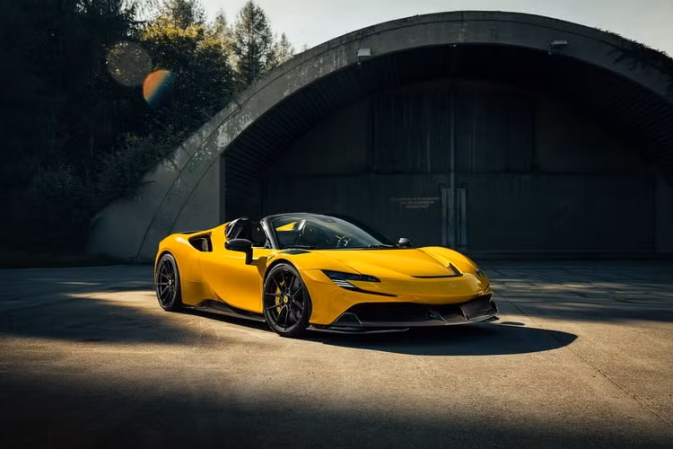 Ngoài ra để chiếc siêu xe này thêm ngầu thì Novitec đã trang bị cho nó bộ lò xo thể thao mới, đưa khoảng sáng gầm xuống thấp hơn 30 mm ở phía trước và 25 mm ở phía sau. Tất nhiên hệ thống nâng bánh trước lên 40 mm vẫn được giữ để giúp xe vượt qua gờ giảm tốc hoặc dốc đỗ xe dễ dàng hơn.