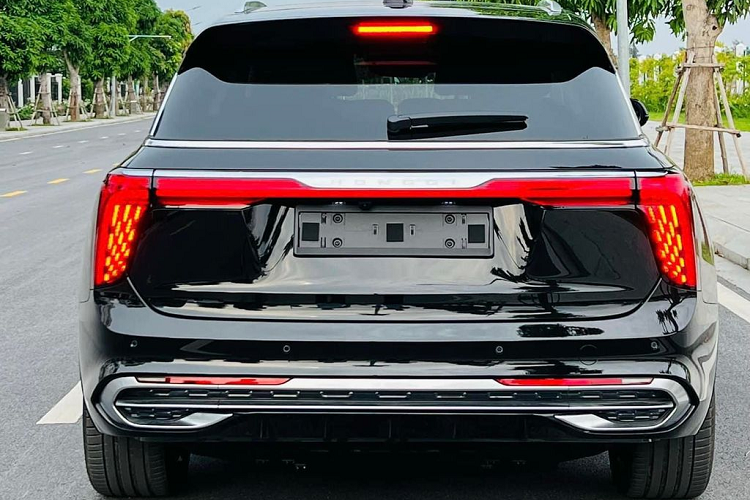 Xe sở hữu hệ thống hỗ trợ lái cấp độ 3 với các tính năng nổi bật như camera 360 độ, cảnh báo va chạm phía trước, hỗ trợ giảm thiểu va chạm phía trước, giám sát điểm mù, cảnh báo chệch làn đường, hỗ trợ giữ làn đường, nhắc nhở giới hạn tốc độ, ga tự động thông minh, đèn pha thích ứng, giám sát tình trạng tài xế, cảnh báo va chạm phía sau, nhận diện biển báo, hỗ trợ chuyển làn, cảnh báo phương tiện cắt ngang phía sau, hỗ trợ lái xe tắc đường, hỗ trợ lái xe tốc độ cao và hỗ trợ đỗ xe