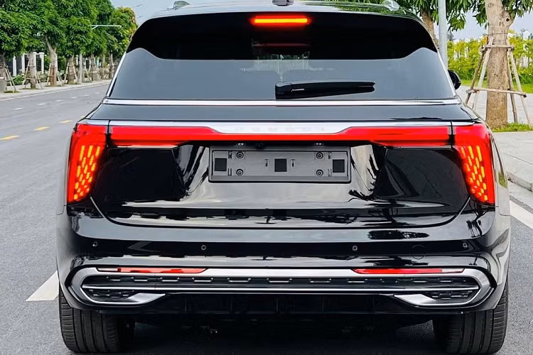 Xe sở hữu hệ thống hỗ trợ lái cấp độ 3 với các tính năng nổi bật như camera 360 độ, cảnh báo va chạm phía trước, hỗ trợ giảm thiểu va chạm phía trước, giám sát điểm mù, cảnh báo chệch làn đường, hỗ trợ giữ làn đường, nhắc nhở giới hạn tốc độ, ga tự động thông minh, đèn pha thích ứng, giám sát tình trạng tài xế, cảnh báo va chạm phía sau, nhận diện biển báo, hỗ trợ chuyển làn, cảnh báo phương tiện cắt ngang phía sau, hỗ trợ lái xe tắc đường, hỗ trợ lái xe tốc độ cao và hỗ trợ đỗ xe