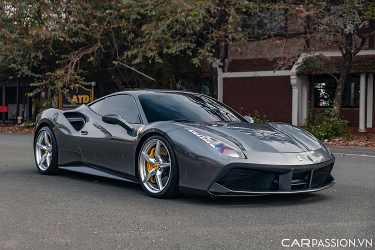 Chính bởi sự đa dạng trong mẫu mã cũng như số lượng xe nhập khẩu, Ferrari 488 GTB tại Việt Nam trở thành dòng xe được nhiều người chơi xe lựa chọn để sử dụng, thậm chí là nâng cấp với những phụ kiện đắt giá.