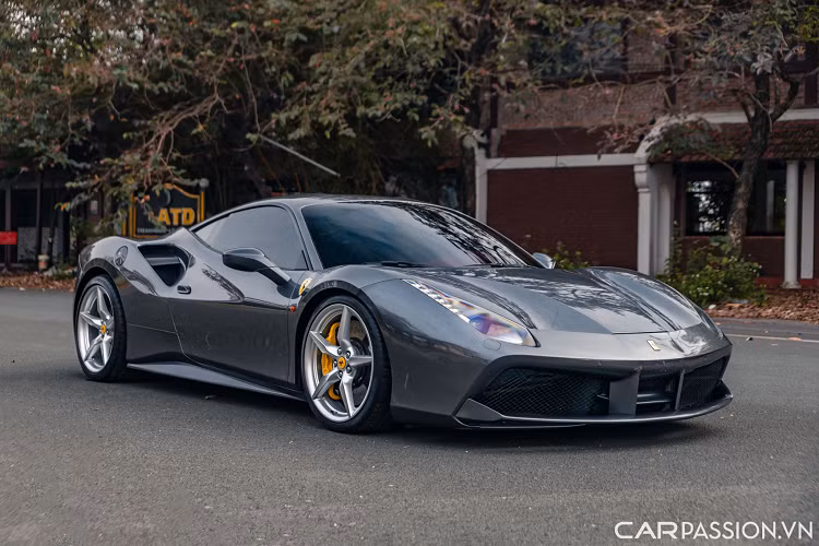 Chính bởi sự đa dạng trong mẫu mã cũng như số lượng xe nhập khẩu, Ferrari 488 GTB tại Việt Nam trở thành dòng xe được nhiều người chơi xe lựa chọn để sử dụng, thậm chí là nâng cấp với những phụ kiện đắt giá.