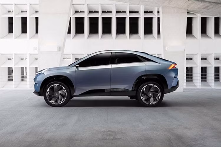 Mẫu concept Curvv đã được thiết kế để mang lại sự cân bằng tốt nhất có thể giữa các yếu tố ngoại hình, hiệu suất, và tính thực dụng. Hình dáng tổng thể của nó khiến chúng ta liên tưởng đến Renault Arkana và những mẫu SUV tương tự, tuy nhiên nó trông có phần thể thao, mạnh mẽ hơn so với các đối thủ châu Âu nhờ phần đầu và đuôi ngắn.