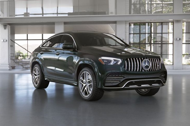 Mercedes-AMG GT53 Coupe là mẫu xe bị tăng giá nhiều nhất, từ 6,299 tỷ đồng lên 6,719 tỷ đồng. Tiếp theo là dòng V-Class, phiên bản V 250 Luxury và V 250 AMG đã tăng tới 183 và 213 triệu đồng. Phiên bản hiệu suất cao Mercedes-AMG A 35 4Matic tăng tổng cộng 170 triệu đồng kể từ đầu năm tới giờ.
