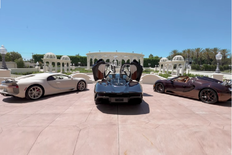 Khoshbin đang lên kế hoạch cho một sự kiện lớn tại dinh thự này, khi đó, bộ 3 chiếc xe kể trên sẽ được sử dụng với mục đích trưng bày cho khách tham quan chiêm ngưỡng.