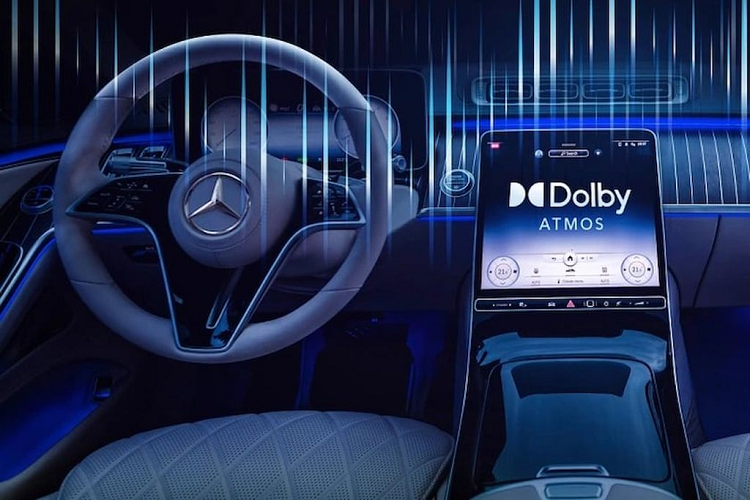 Có tất cả 31 loa trong hệ thống Mercedes Burmester cũng như âm thanh vòm Dolby Atmos. Tuy nhiên, không phải tất cả các hệ thống Burmester đều như nhau, dàn âm thanh trên các phiên bản tầm trung của một số mẫu Mercedes-Benz chỉ đơn thuần ở mức trung bình.