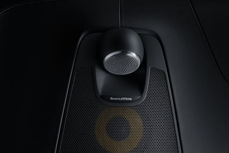  1. Dàn loa Bowers &amp; Wilkins trên Volvo Đây là hệ thống âm thanh đc Carbuzz đánh giá cao nhất với dàn loa do Harman Kardon phát triển và sử dụng phần cứng của Bowers &amp; Wilkins. Hệ thống âm thanh này có thể xử lý tốt mọi thể loại nhạc, đặc biệt khi nghe nhạc có nhiều sắc thái như cổ điển và jazz, nó sẽ cho thấy chất lượng âm thanh rõ ràng và trong trẻo như thế nào.