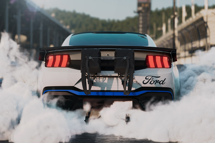 Cuối cùng nhưng không kém phần quan trọng là phiên bản Mustang mới dành cho chức vô địch Australia Supercars và các mẫu xe sắp ra mắt cho cả loạt giải NASCAR Cup và giải đua NHRA Factory X.